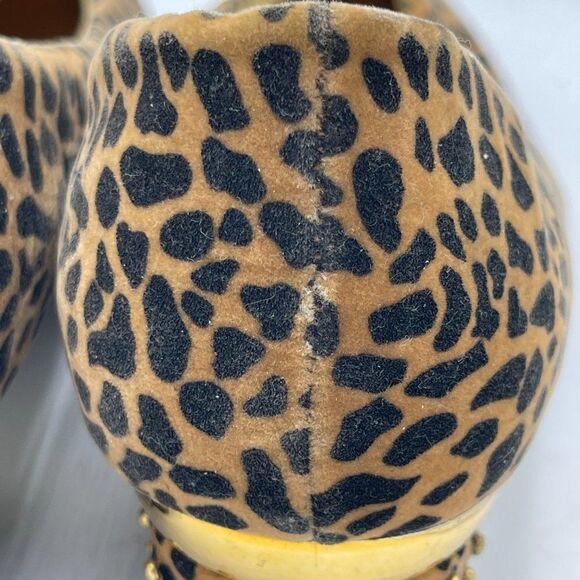Vintage Wild Rose Animal Print Block Heel Pumps - Picture 7 of 10
